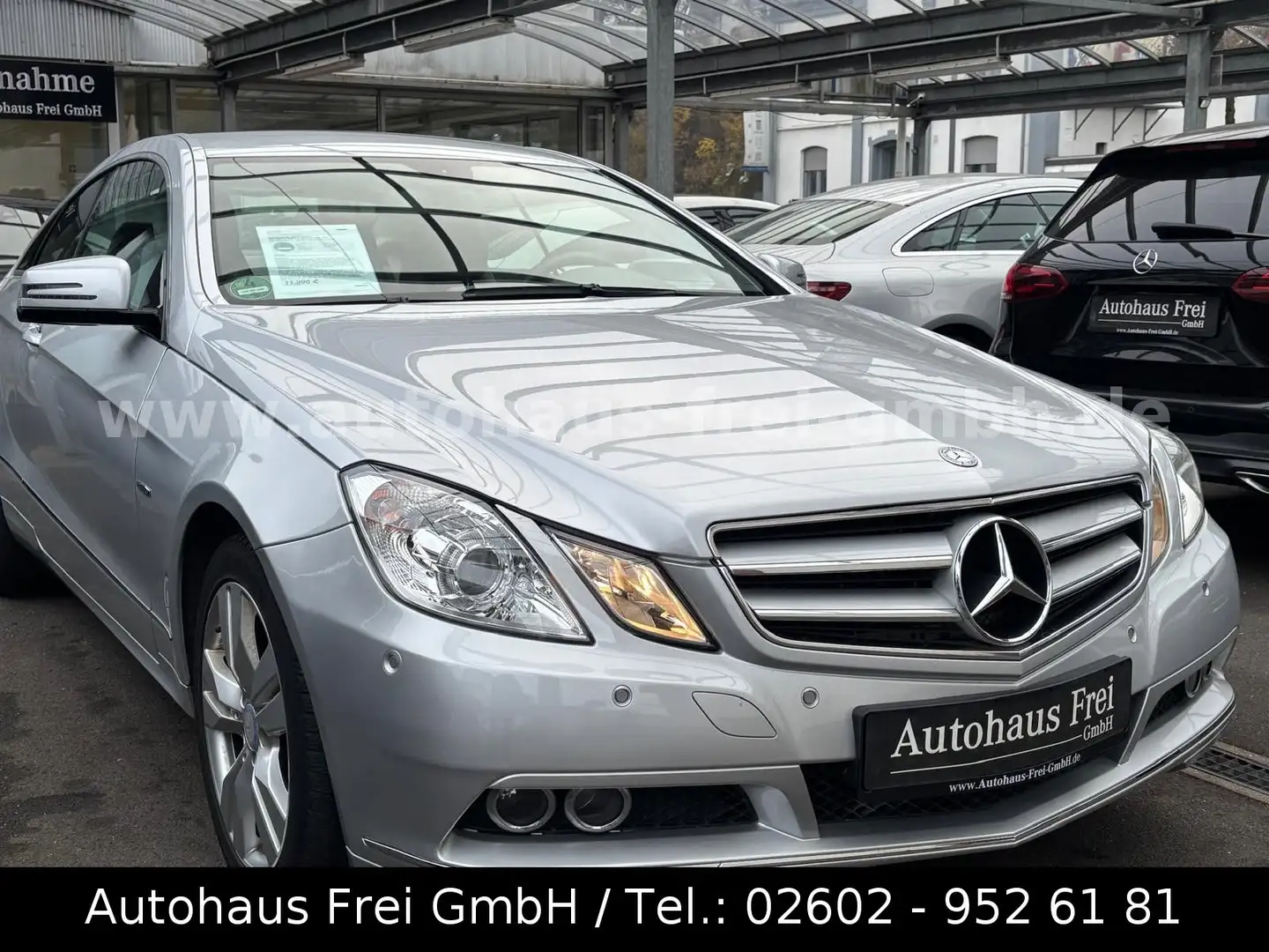 Mercedes-Benz E 350 Coupe CGI BE*Elegance*LEDER*MEMORY*PDC* Silber - 2