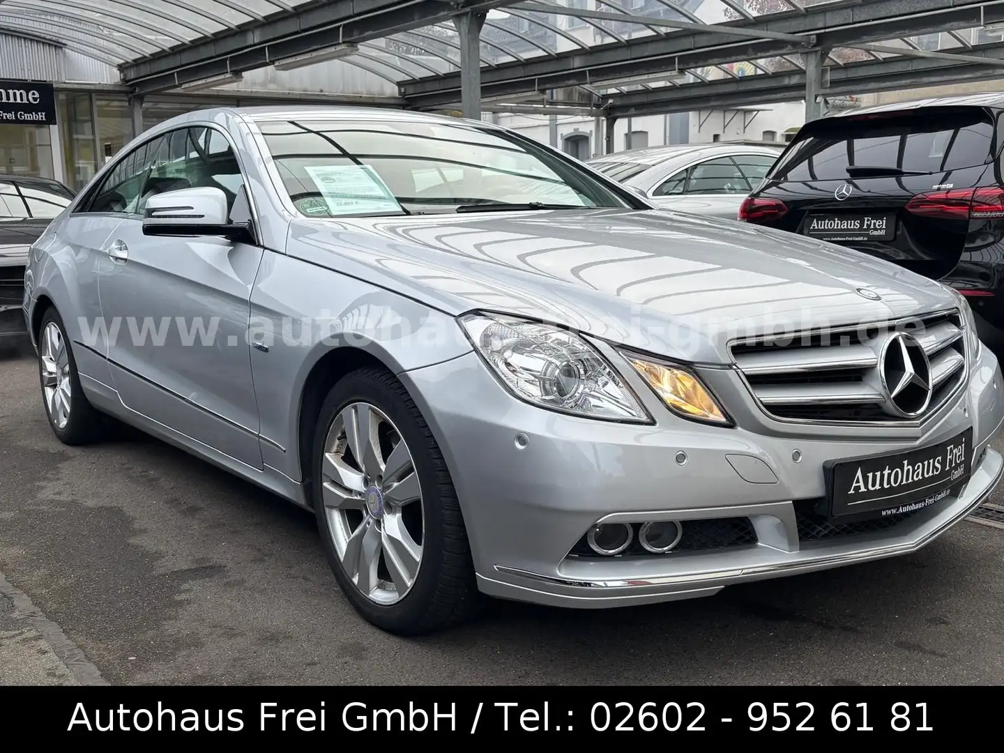 Mercedes-Benz E 350 Coupe CGI BE*Elegance*LEDER*MEMORY*PDC* Silber - 1