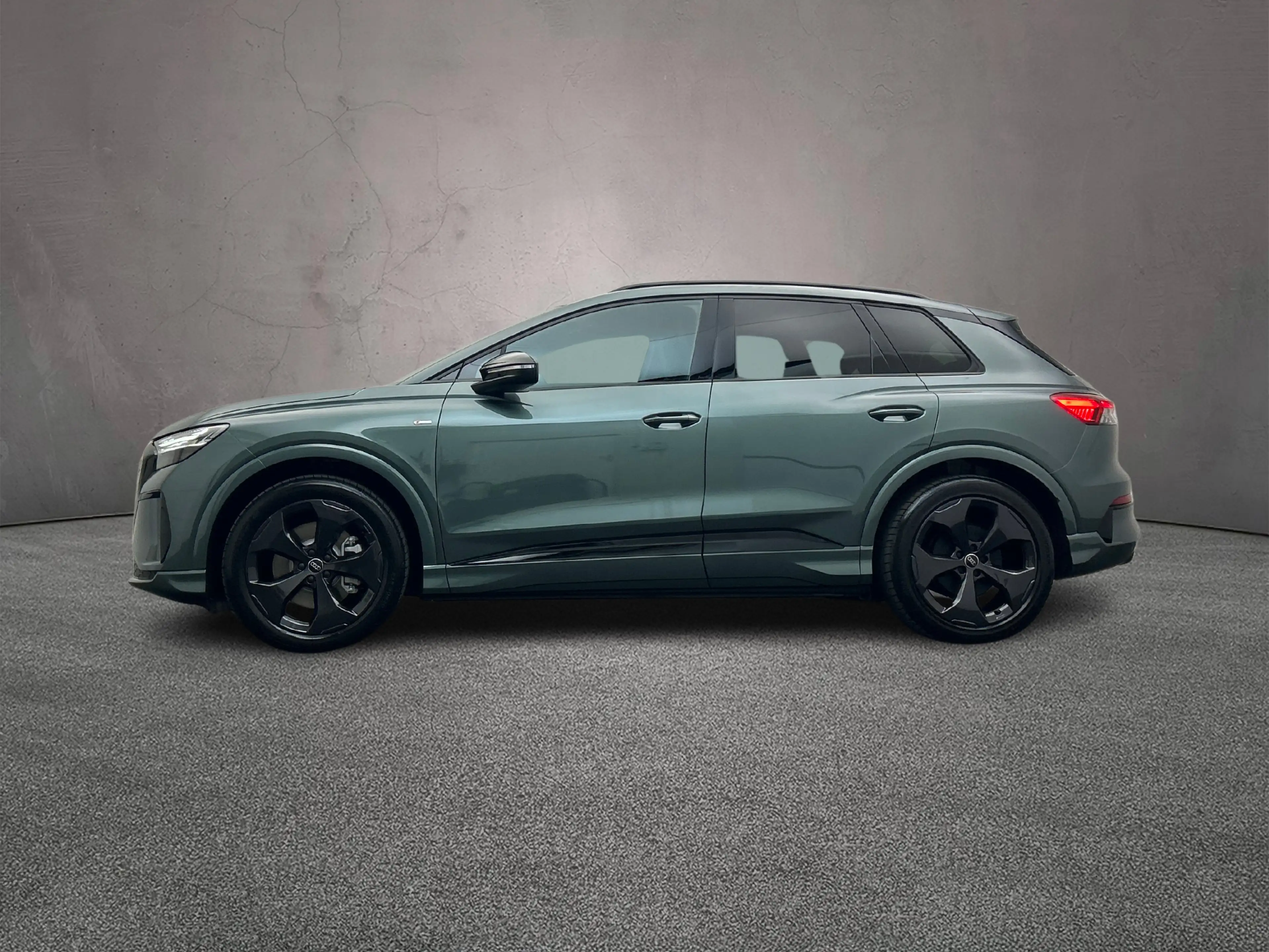 Audi Q4 e-tron e-tron performance 286pk S edition — photo 2