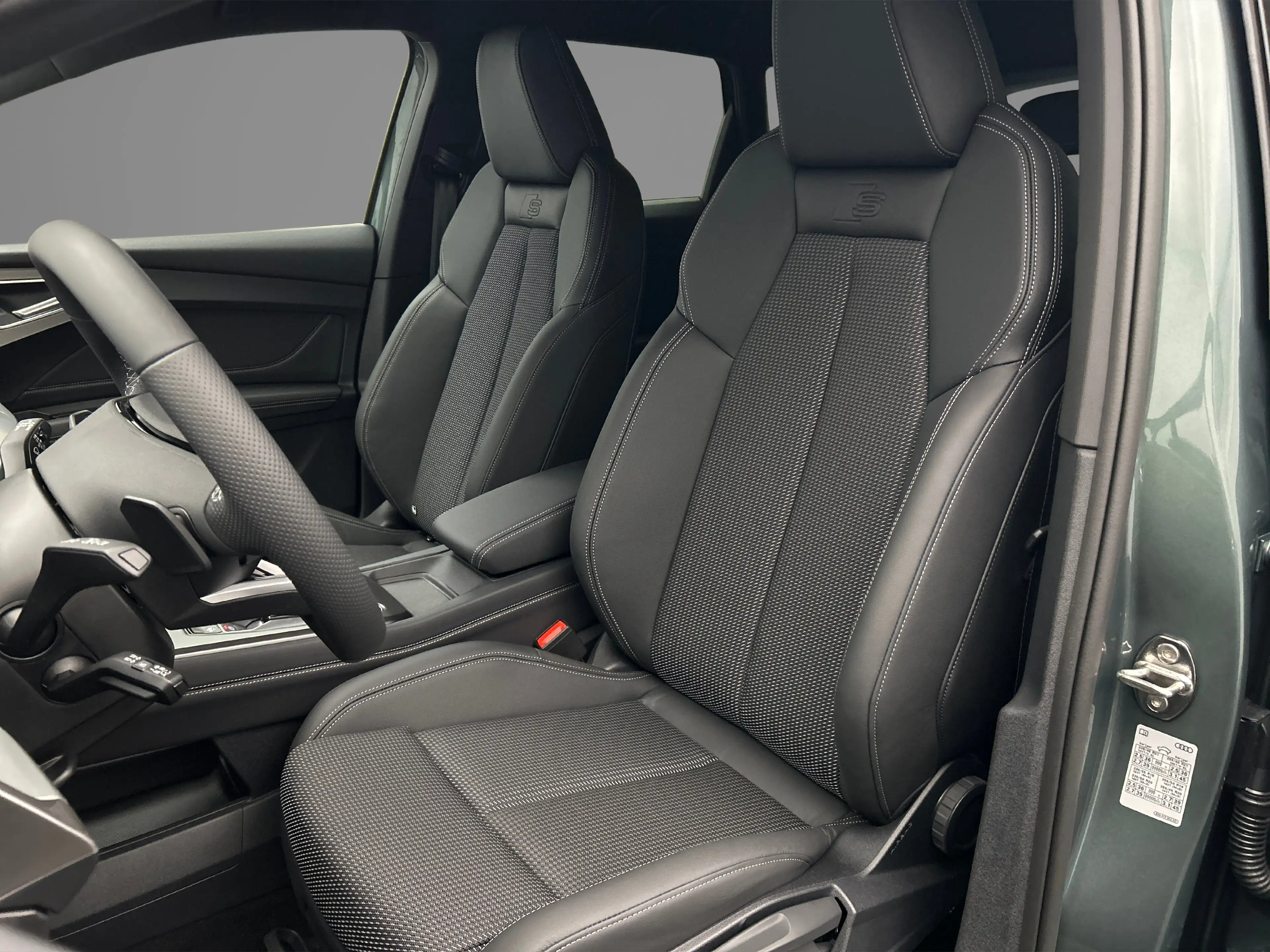 Audi Q4 e-tron e-tron performance 286pk S edition — photo 5