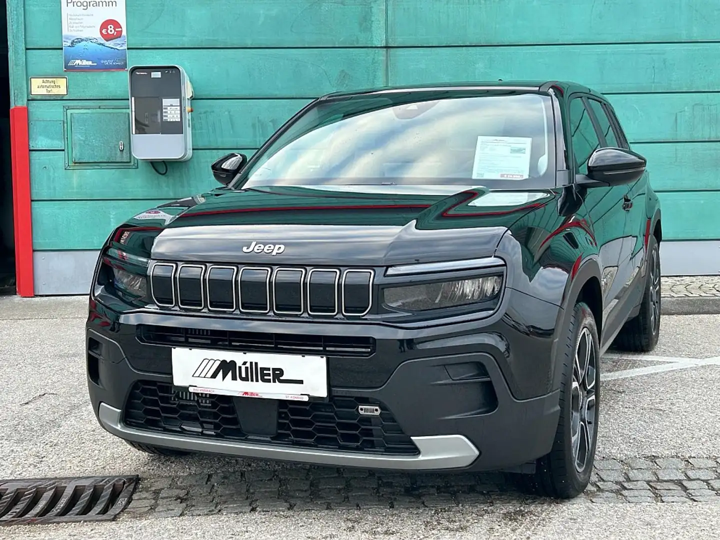 Jeep Avenger BEV 54kWh Summit Schwarz - 1