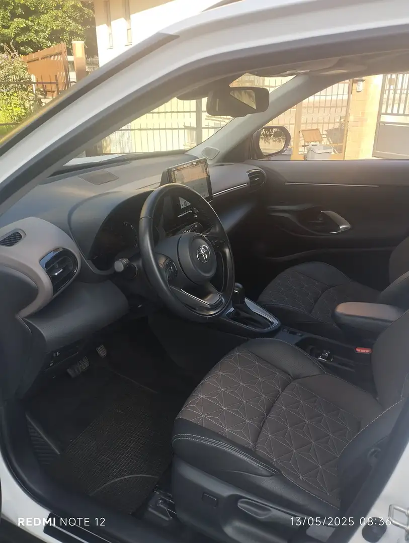 Toyota Yaris Cross Full-Hybrid Lounge "Aziendale" - 2