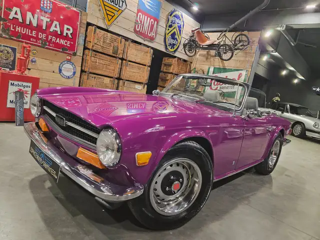 Triumph TR6 2.5 TRES ATYPIQUE - UN VRAI EYE CATCHER