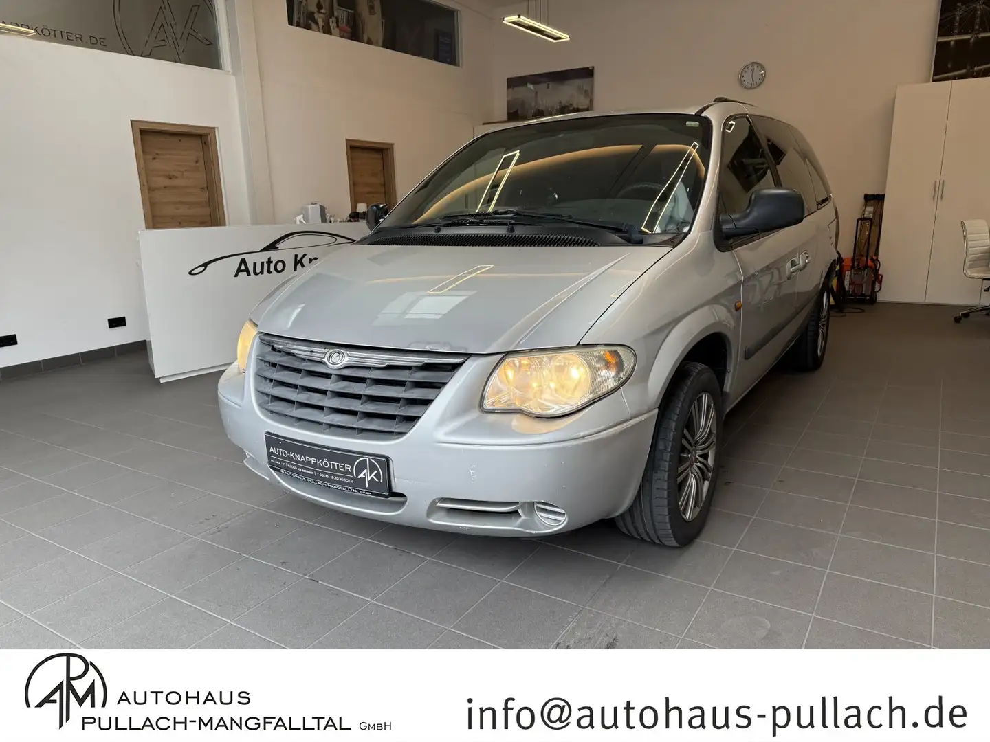 Chrysler Voyager Grand Voyager 2.8 CRD SE Klima/BC/Tempomat/R-CD Silber - 1