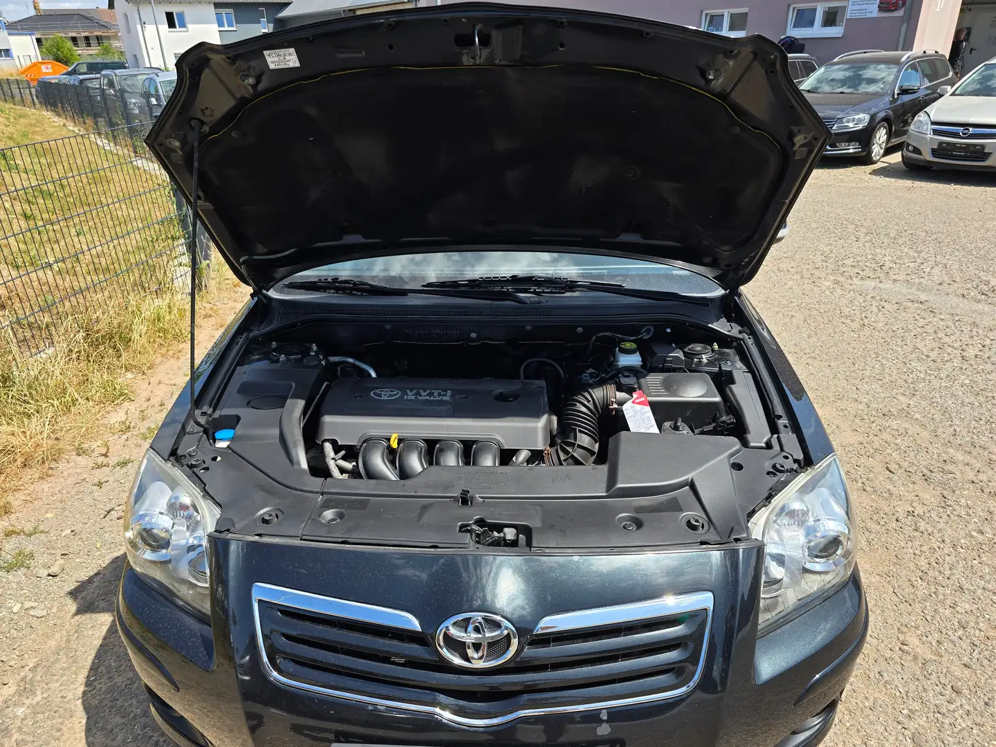 Toyota Avensis 1.8 Team Schwarz - 2