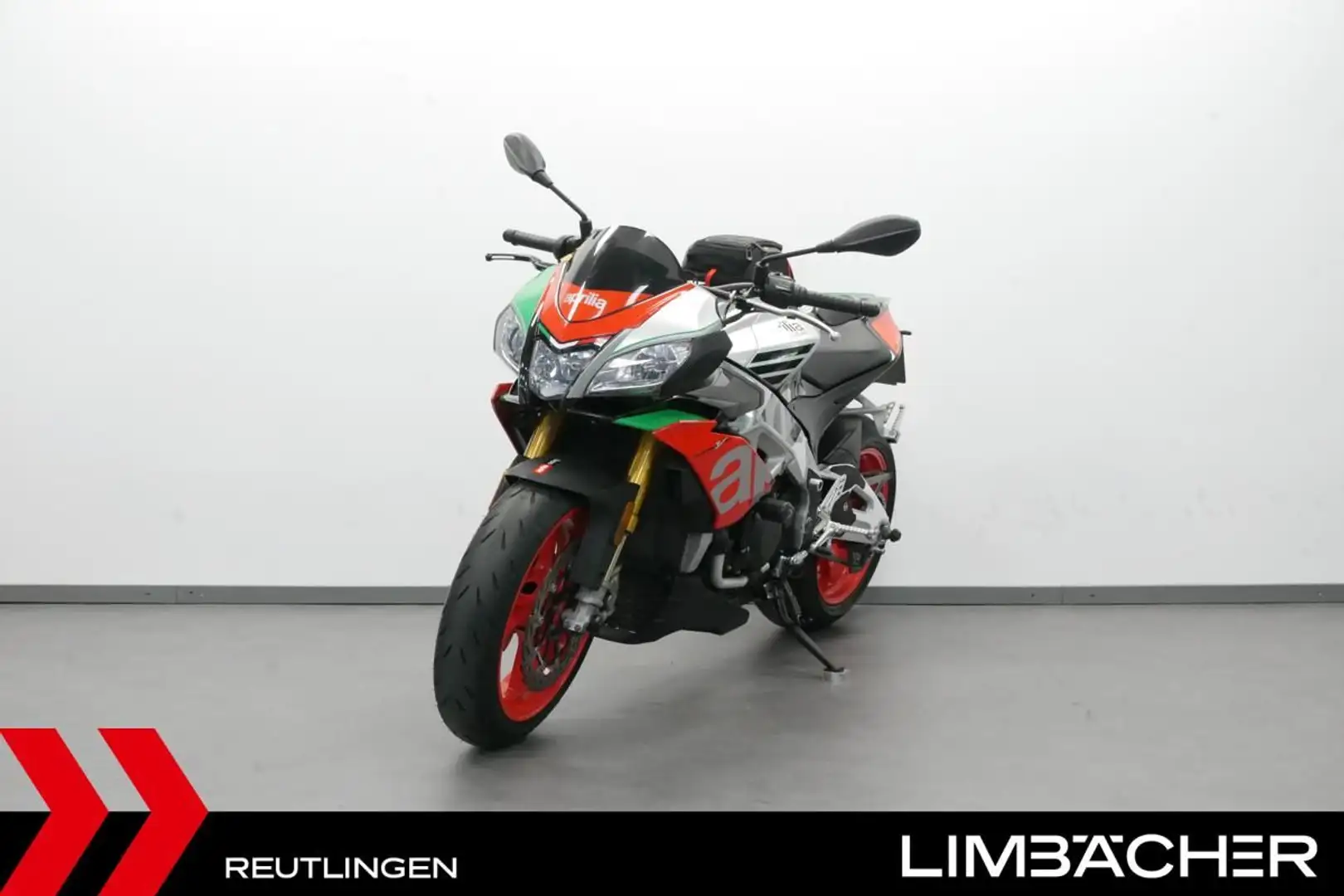 Aprilia Tuono V4 1100 FACTORY - AKRAPOVIC - 2