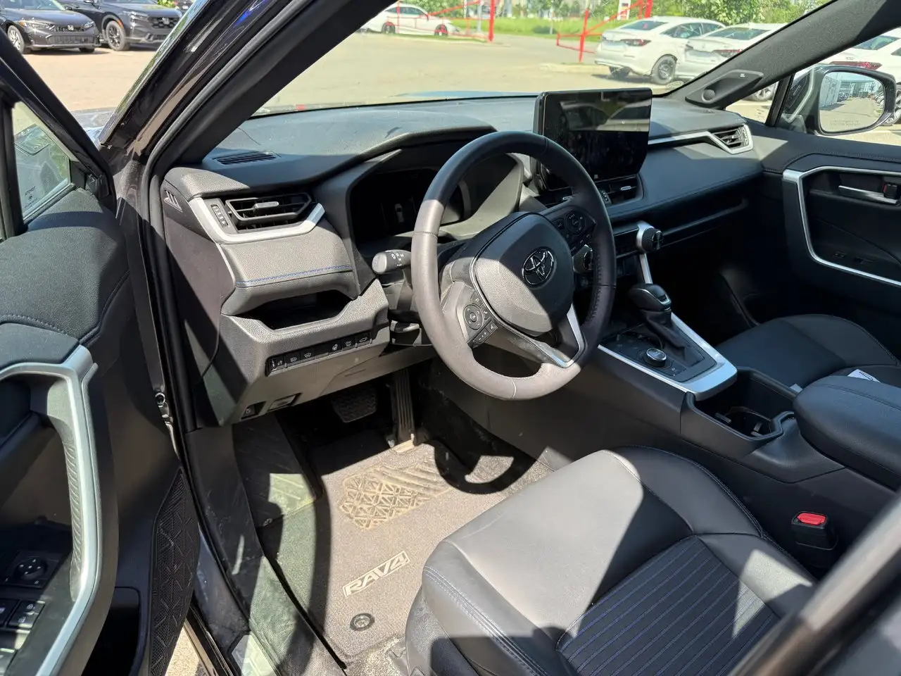Toyota RAV 4 снимка Toyota RAV 4