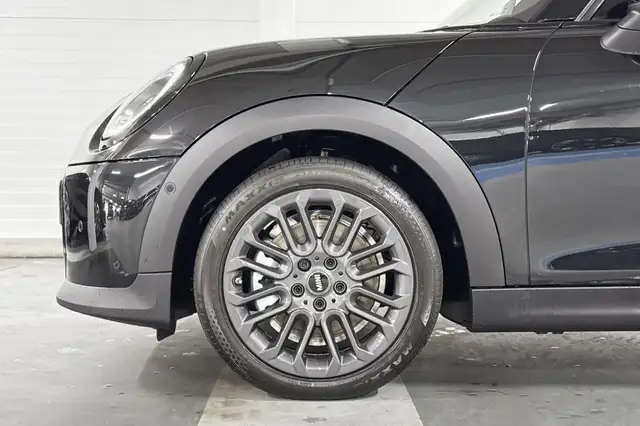 Mini Hatch view 4