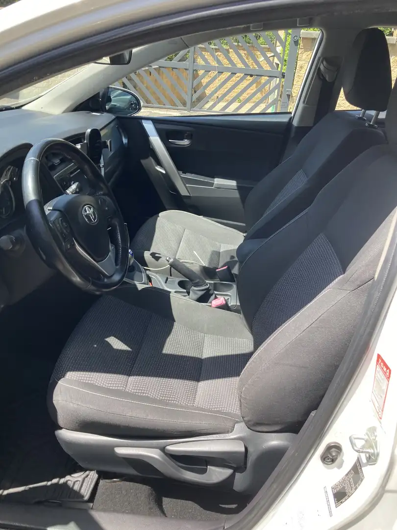 Toyota Auris 5p 1.8 Active+ - 2