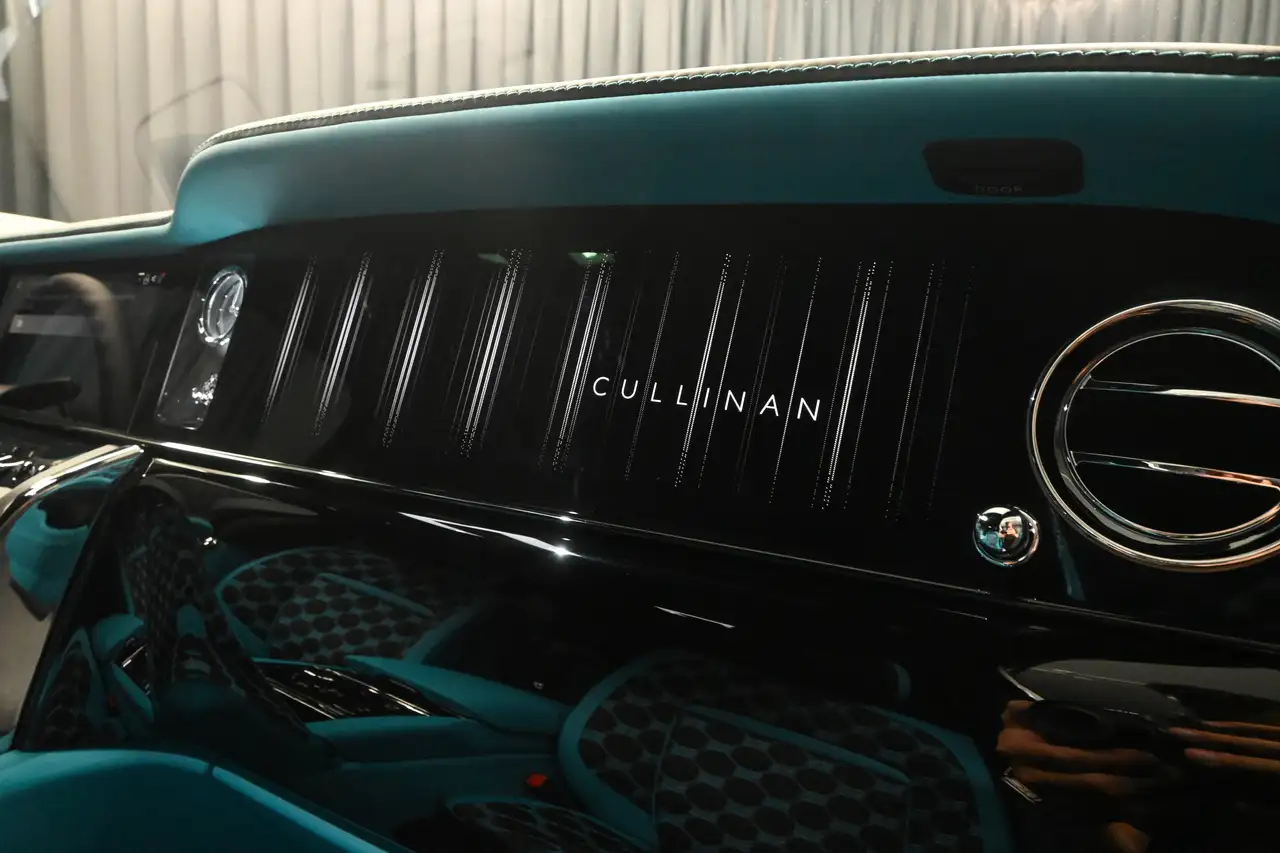 Rolls-Royce Cullinan снимка Rolls-Royce Cullinan