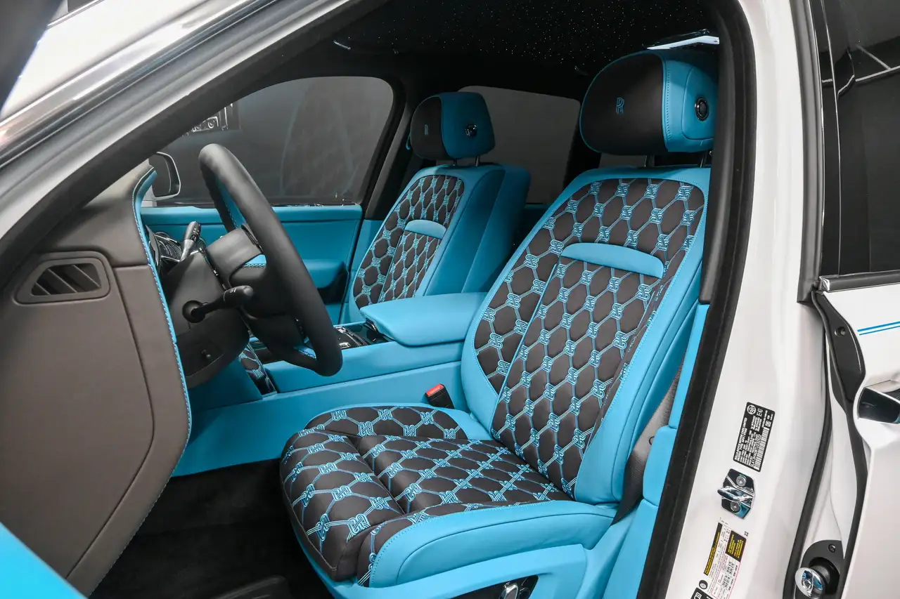 Rolls-Royce Cullinan снимка Rolls-Royce Cullinan