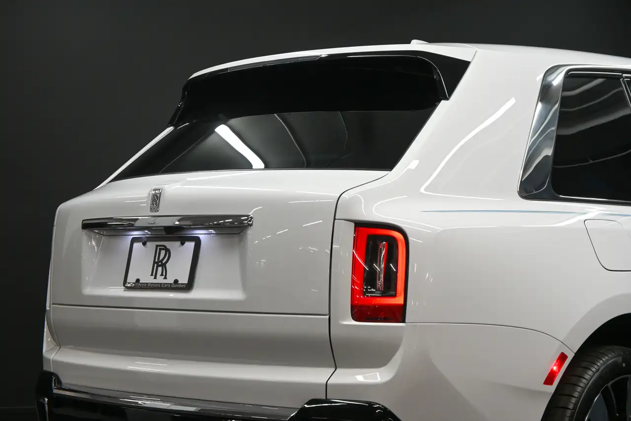 Rolls-Royce Cullinan снимка Rolls-Royce Cullinan