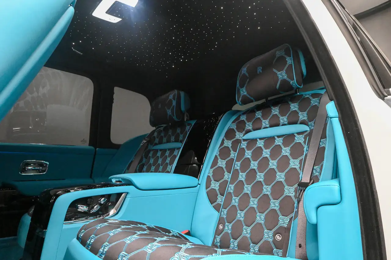 Rolls-Royce Cullinan снимка Rolls-Royce Cullinan
