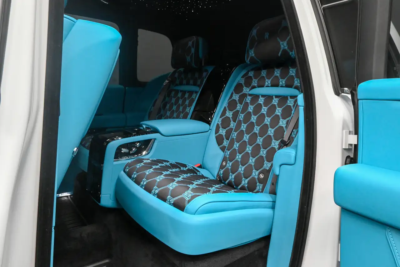 Rolls-Royce Cullinan снимка Rolls-Royce Cullinan