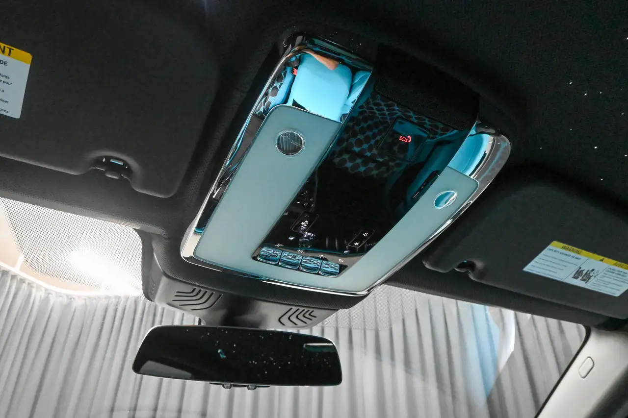 Rolls-Royce Cullinan снимка Rolls-Royce Cullinan
