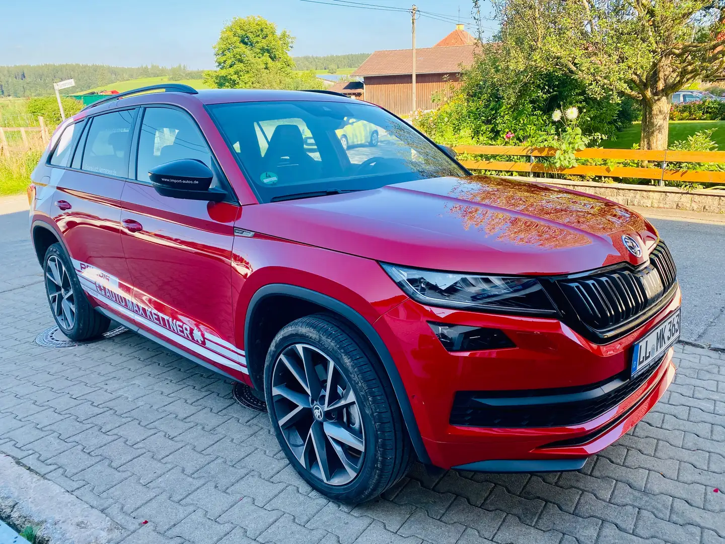 Skoda Kodiaq 2.0 TDI 4x4 DSG Sportline, Canton AHK 2,5t 7-Si 20 Rot - 1