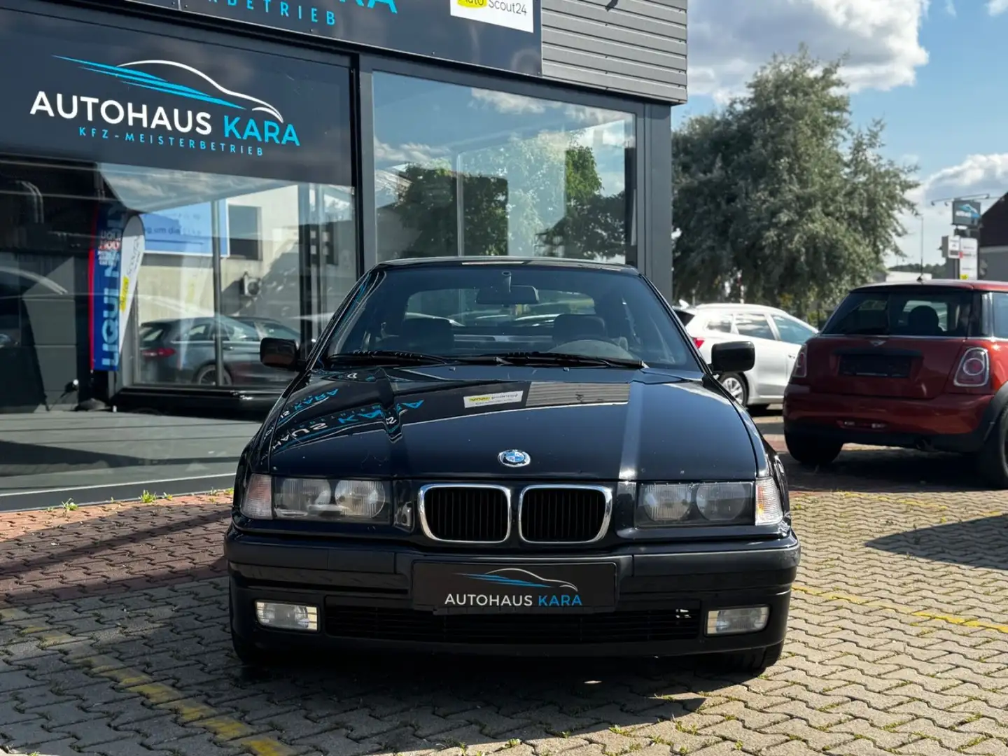 BMW 316 i Compact Sport Edition Zwart - 2