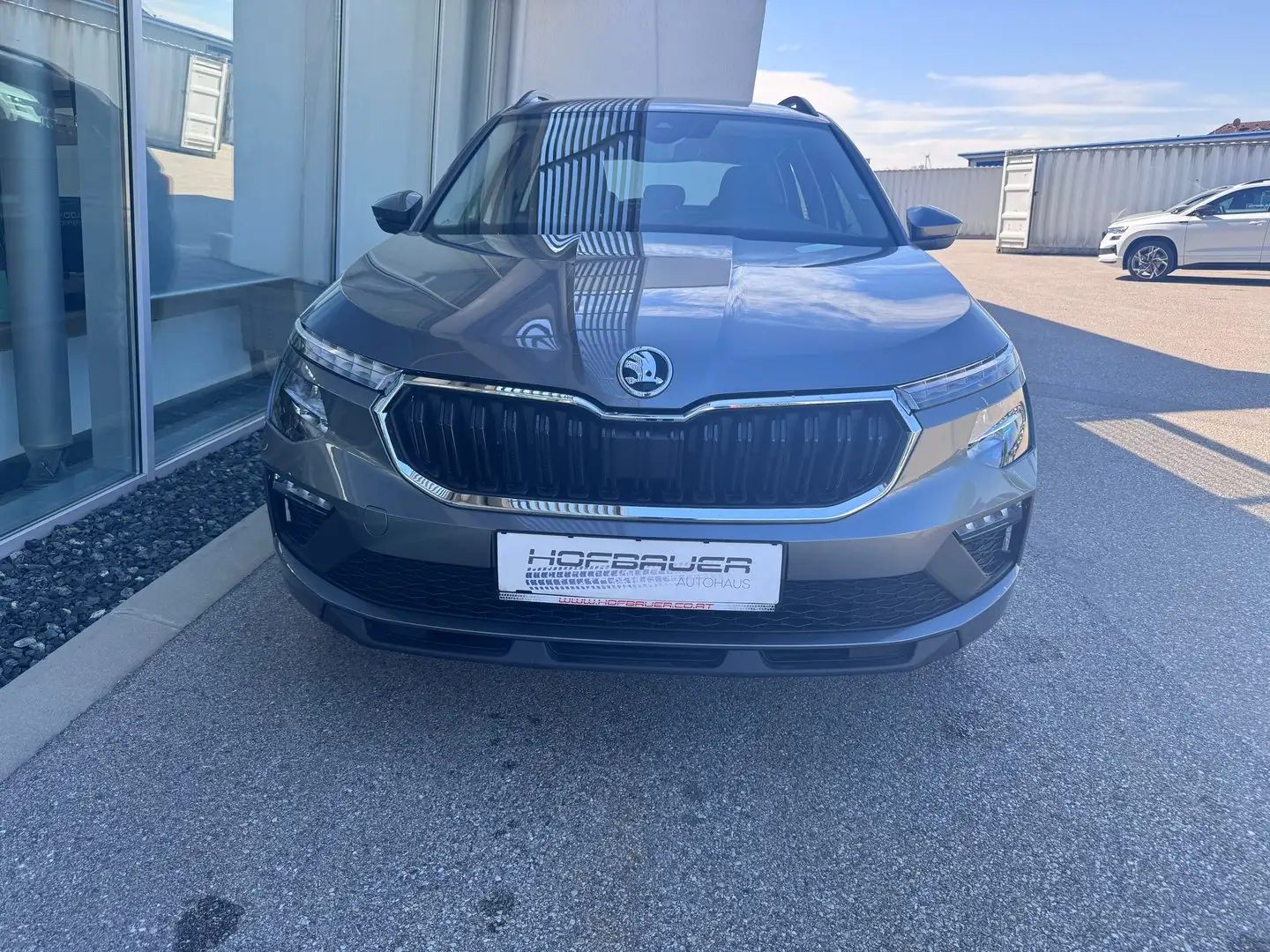 Skoda Kamiq Essence TSI Grau - 2