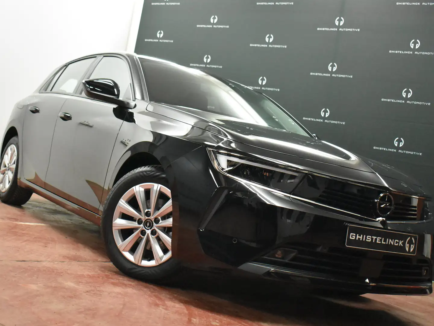 Opel Astra 1.2 Zwart - 1