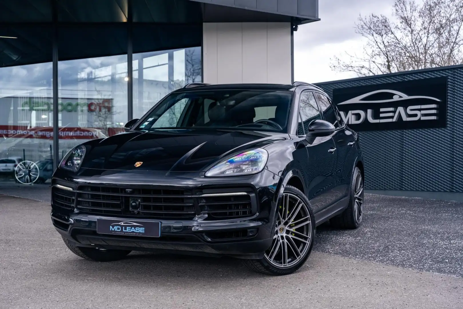 Porsche Cayenne 3.0 V6 462 ch Tiptronic BVA E-Hybrid Noir - 1