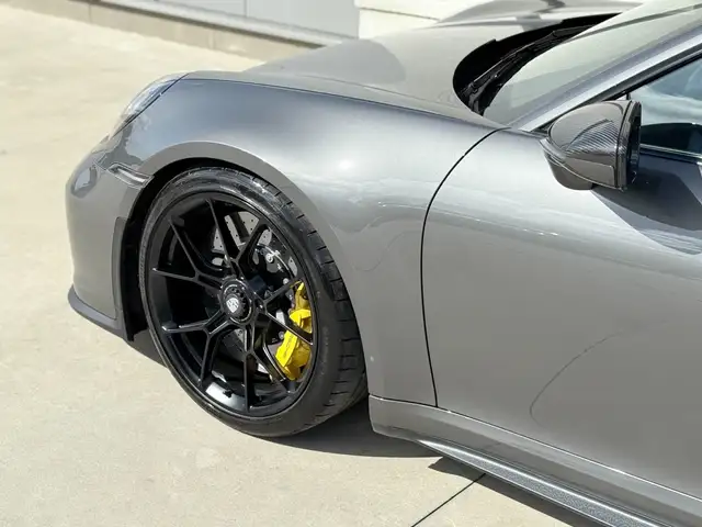 Porsche 911 view 9