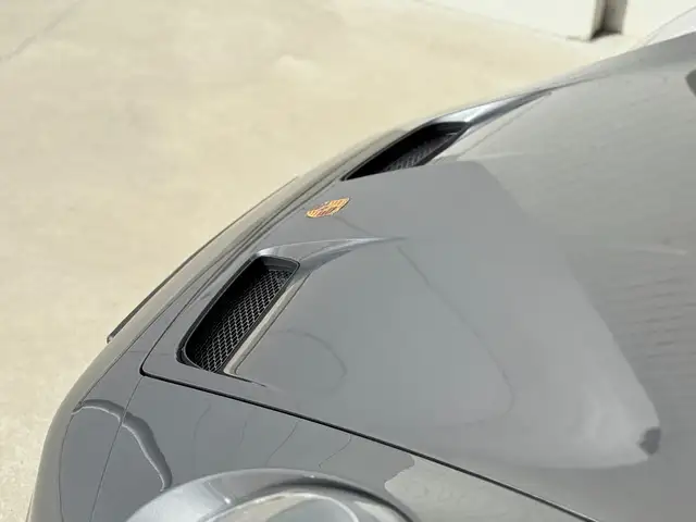 Porsche 911 view 10