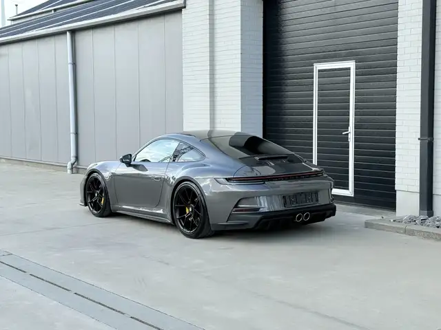 Porsche 911 view 13