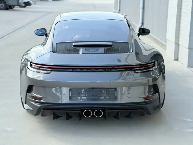 Porsche 911 view 15