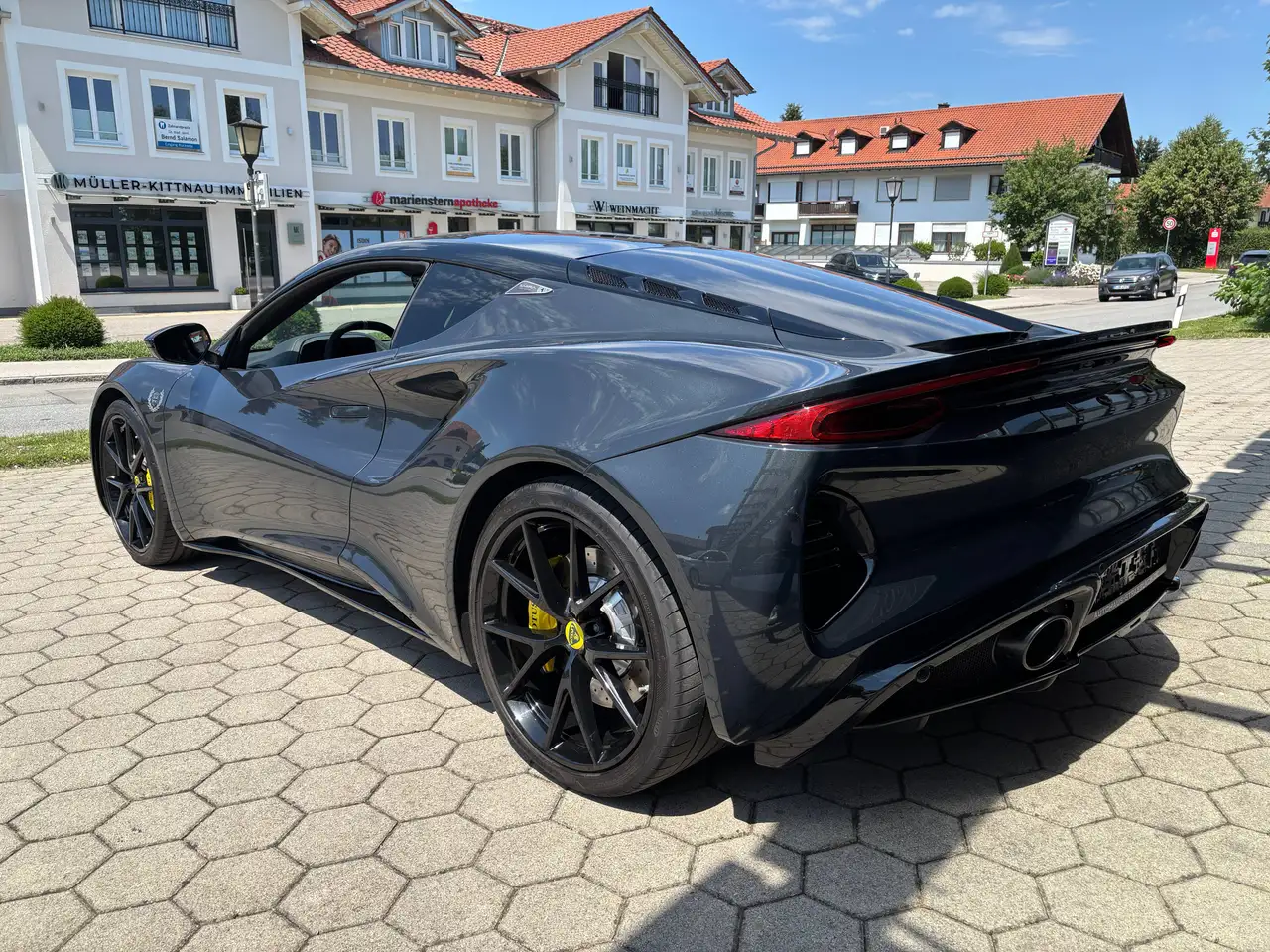Lotus Emira 2023