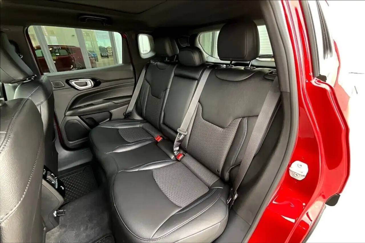 Jeep Compass снимка Jeep Compass