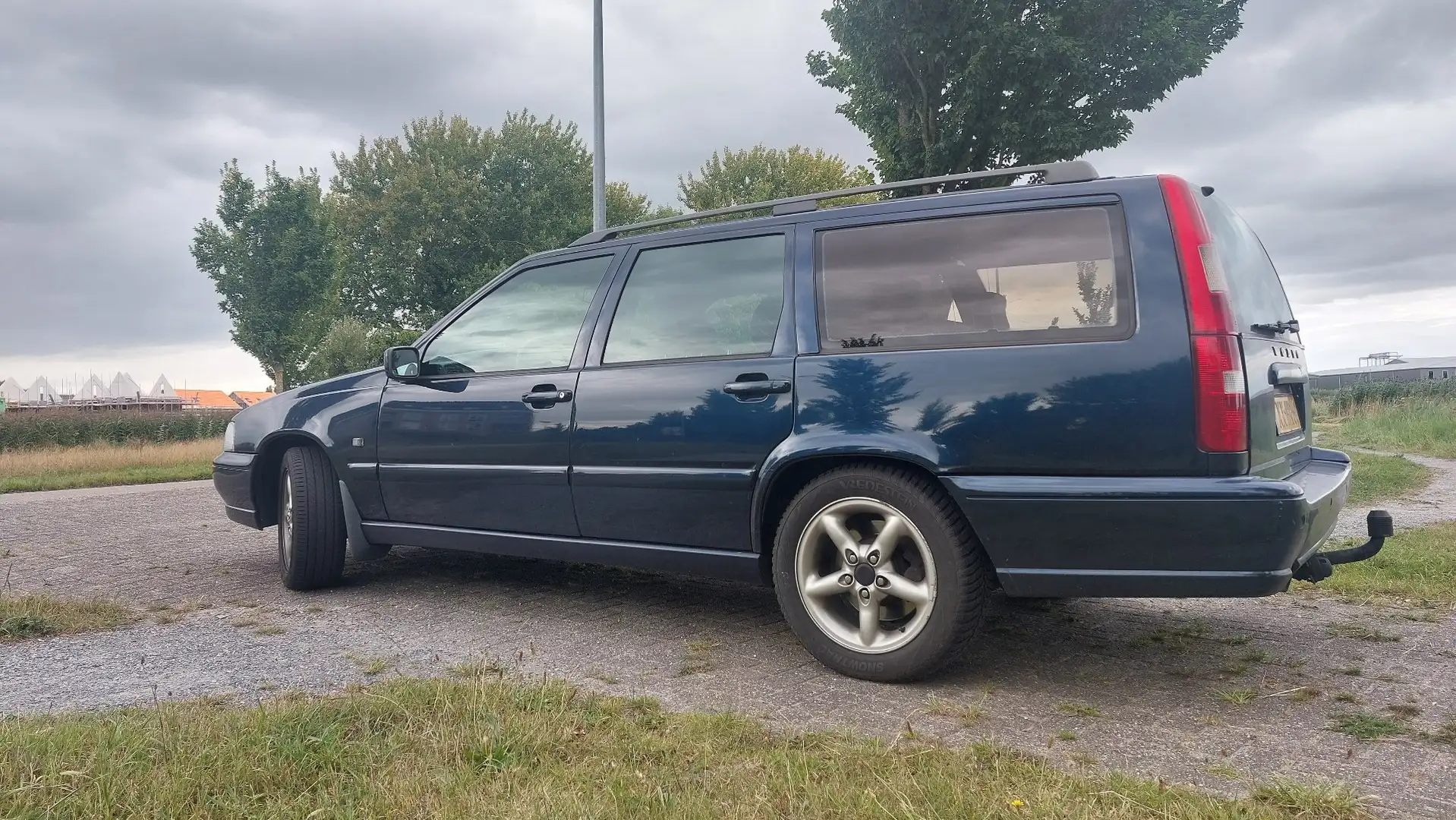 Volvo V70 2.5 Luxury-Line LPG-G3 | Youngtimer Blauw - 2