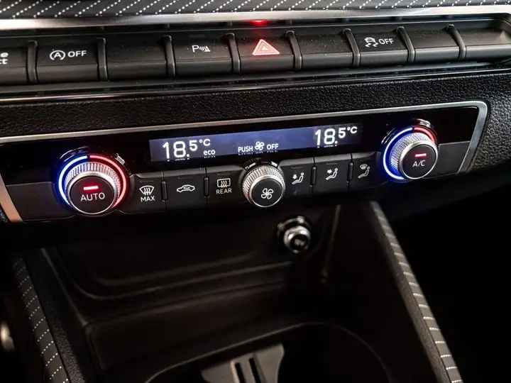 Audi Q2 2025, foto 13
