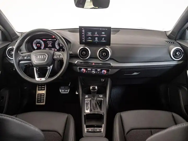 Audi Q2 2025, foto 7
