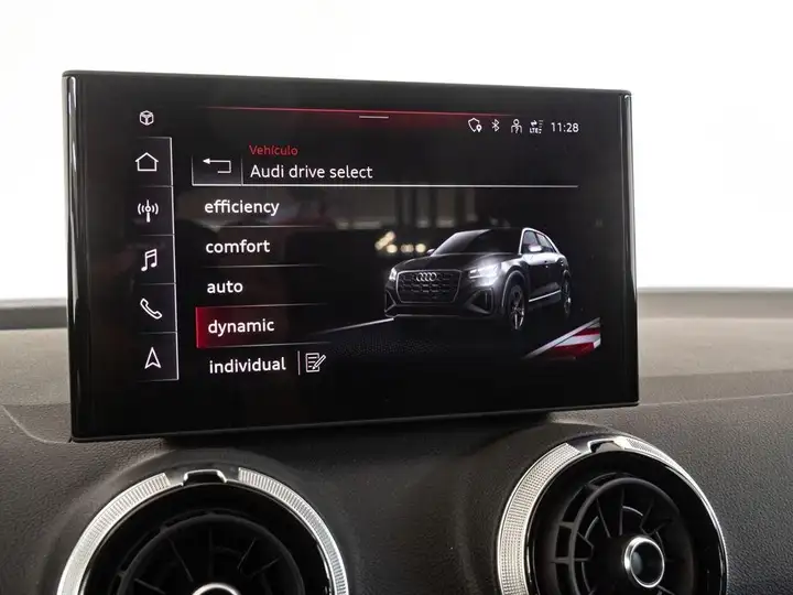 Audi Q2 2025, foto 16