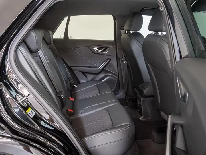 Audi Q2 2025, foto 8