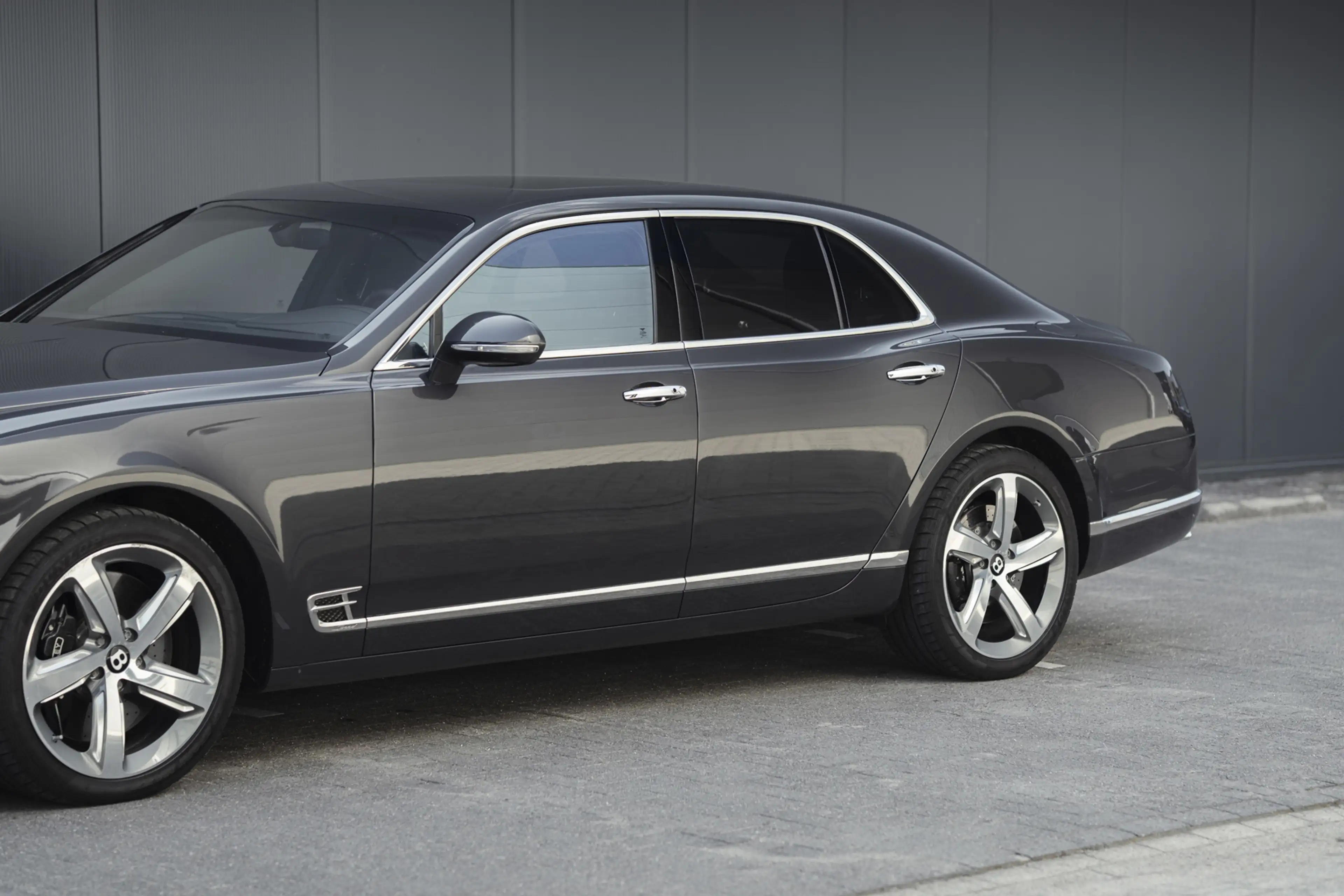 Bentley Mulsanne Speed MY 2017 — photo 3