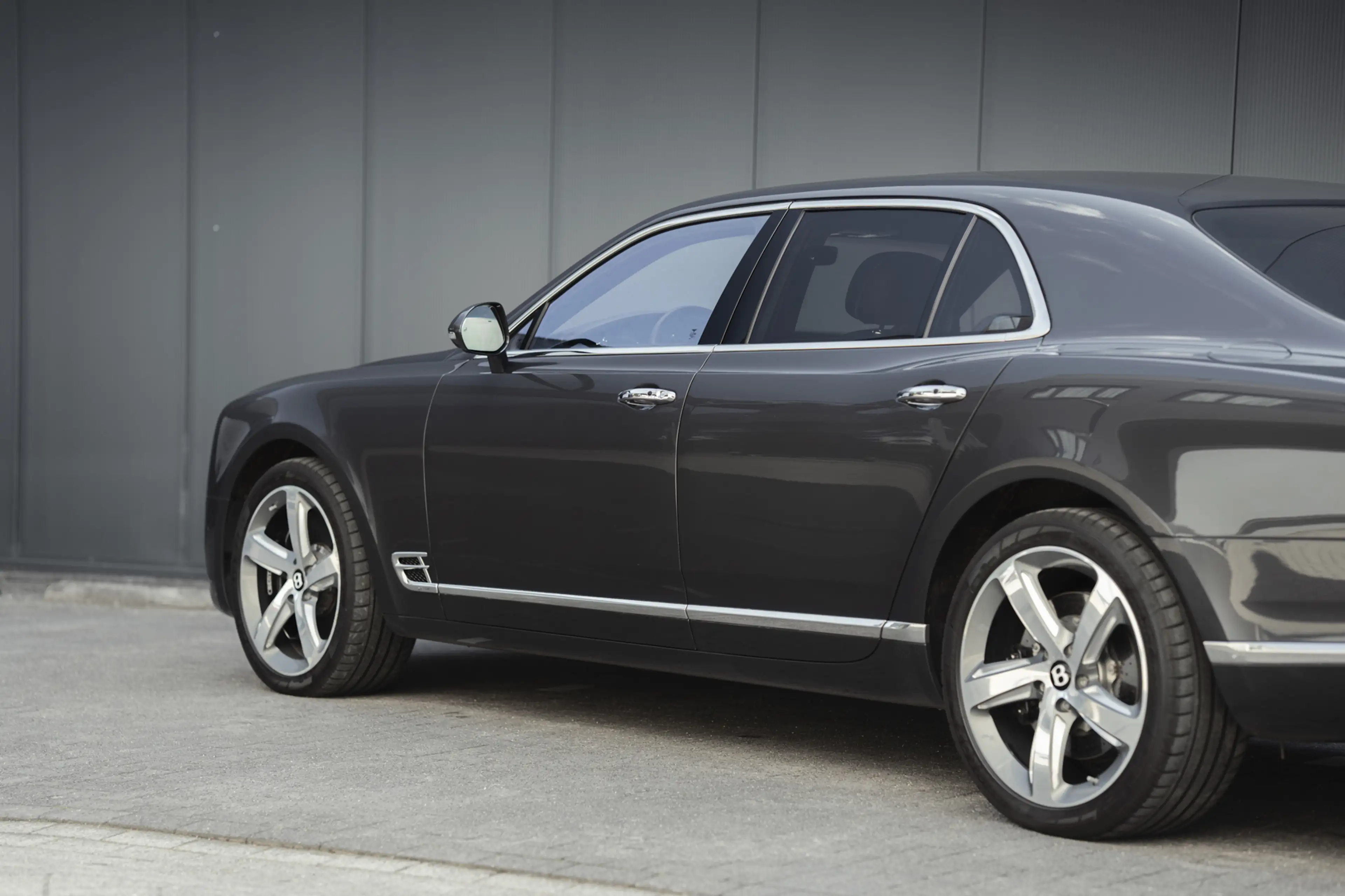 Bentley Mulsanne Speed MY 2017 — photo 12