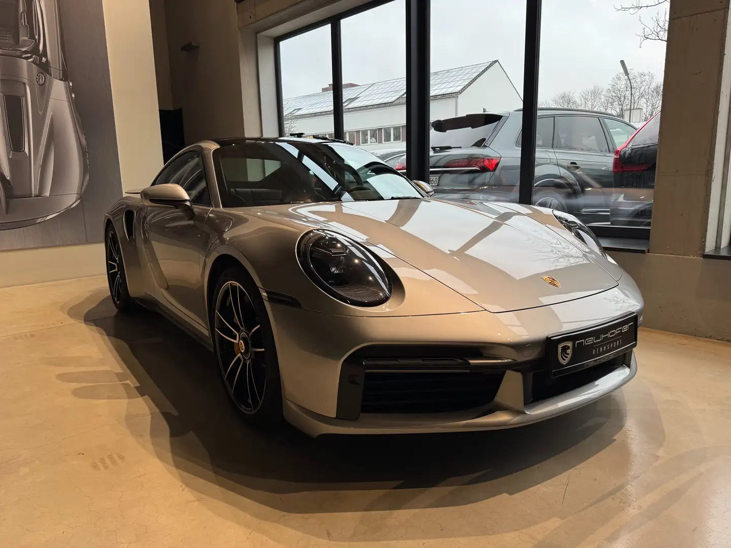 Porsche 911 992 Turbo S Silber - 2