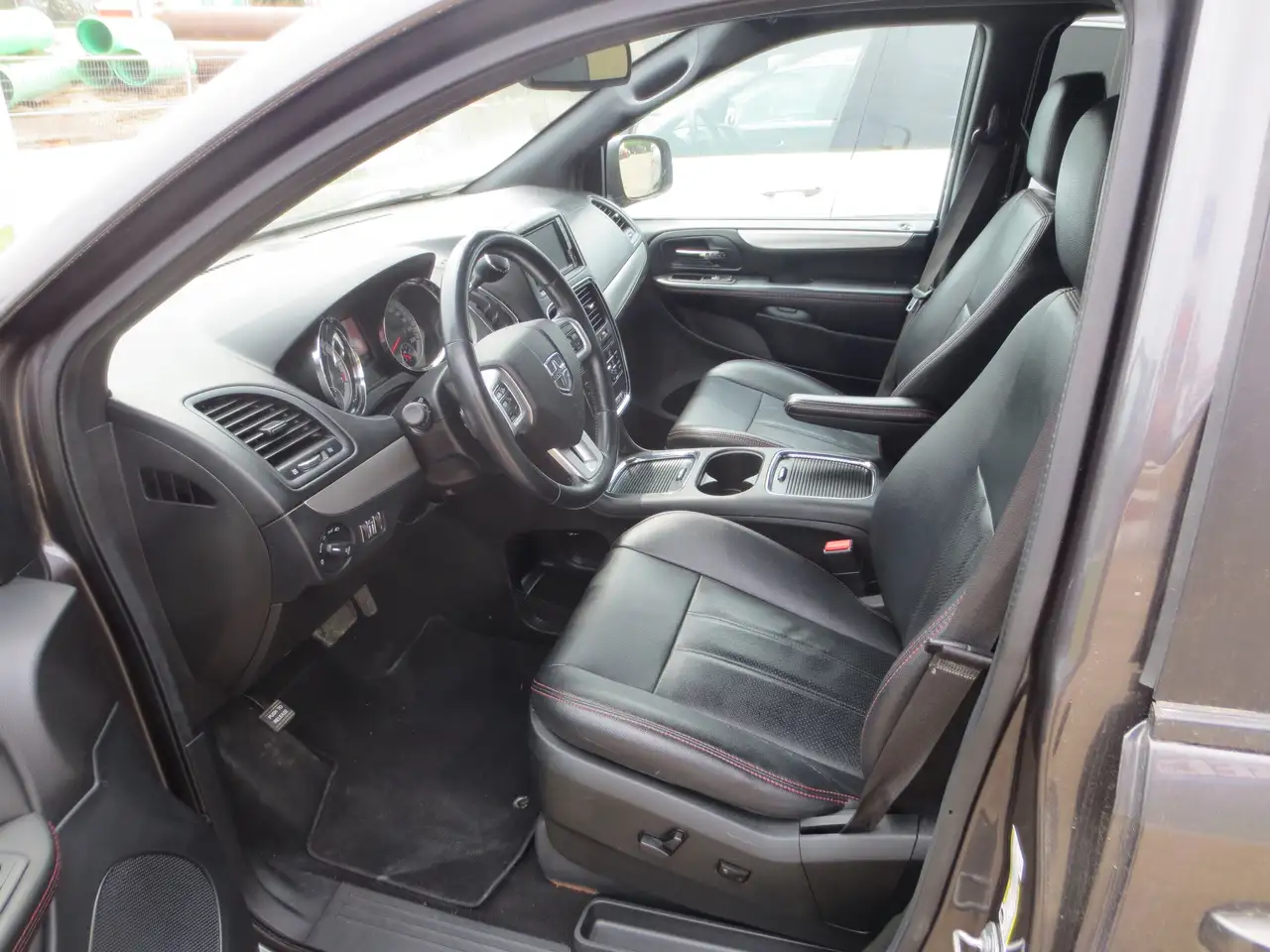 Dodge Grand Caravan снимка Dodge Grand Caravan