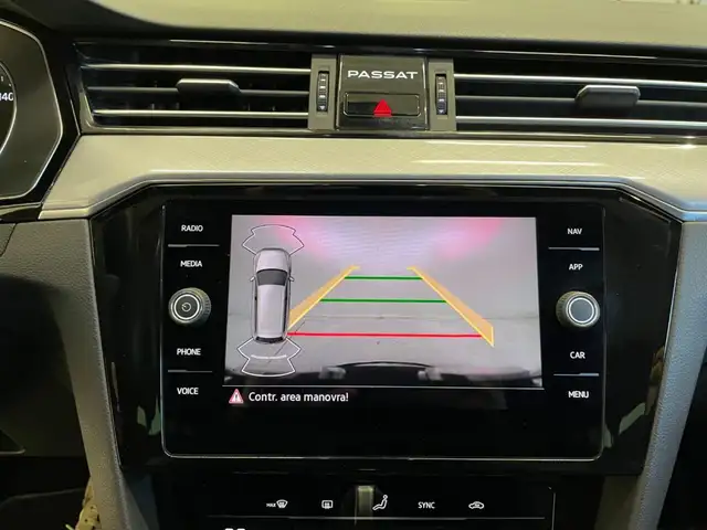 Volkswagen Passat view 10