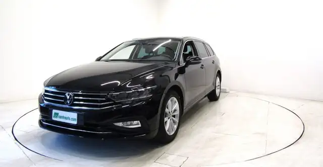 Volkswagen Passat view 3