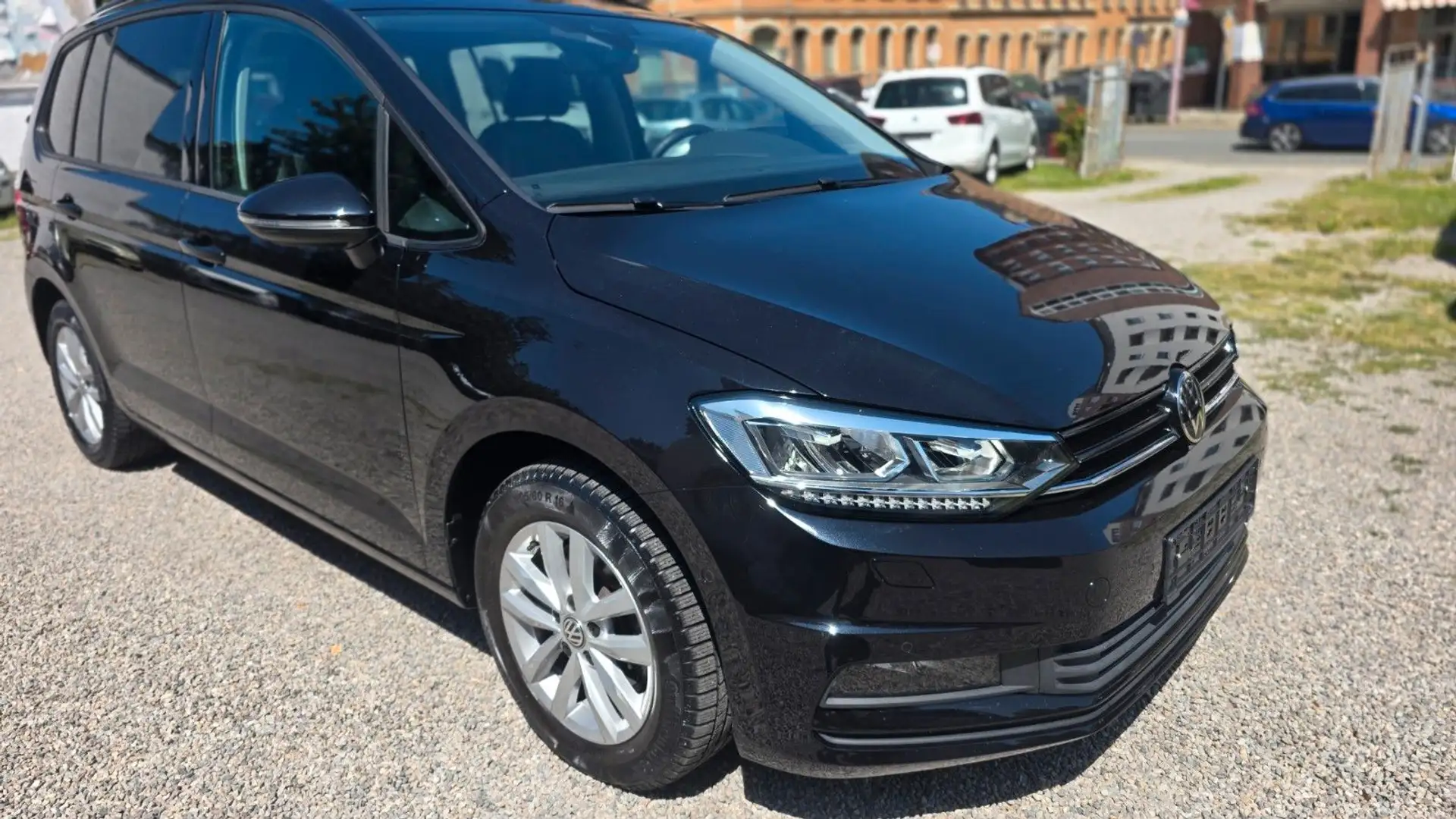 Volkswagen Touran 2.0 TDI SCR DSG Comfortline Negro - 2