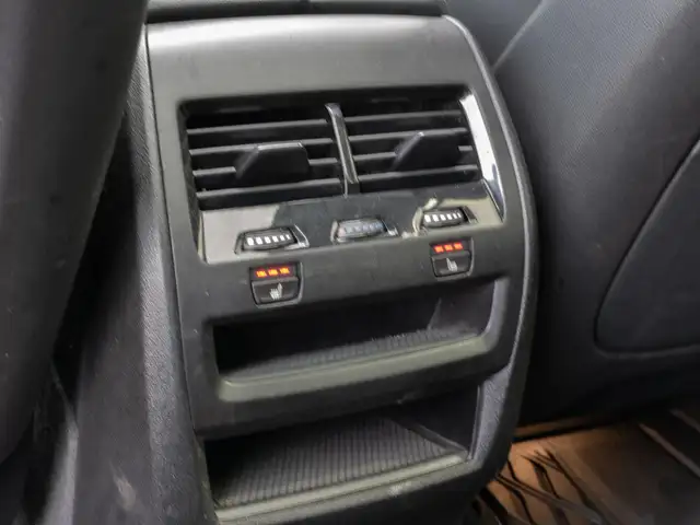 BMW X5 view 24