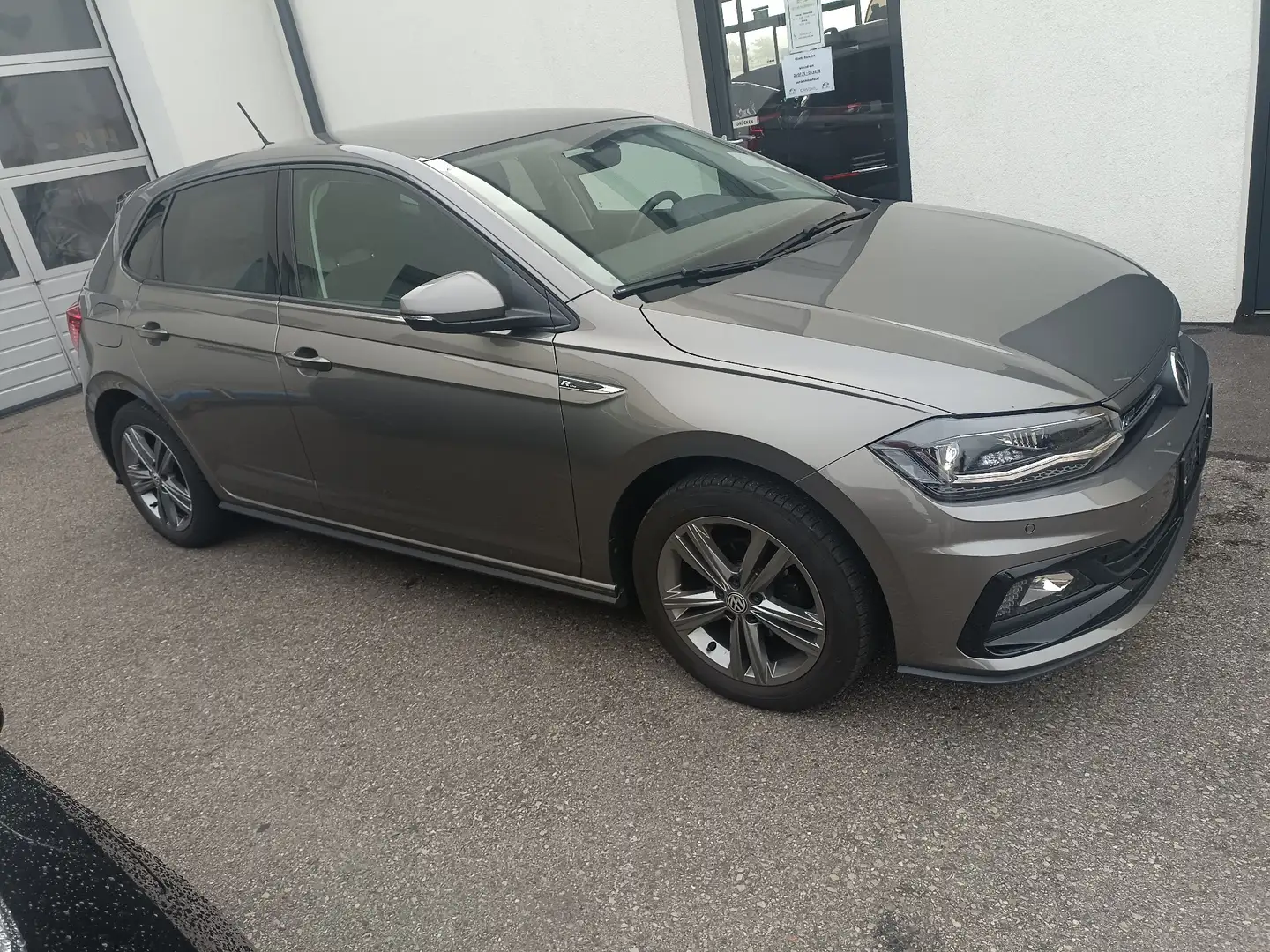 Volkswagen Polo 1,0 Comfortline TSI, LED,NAVI,RADAR,App, R-Line Grau - 1