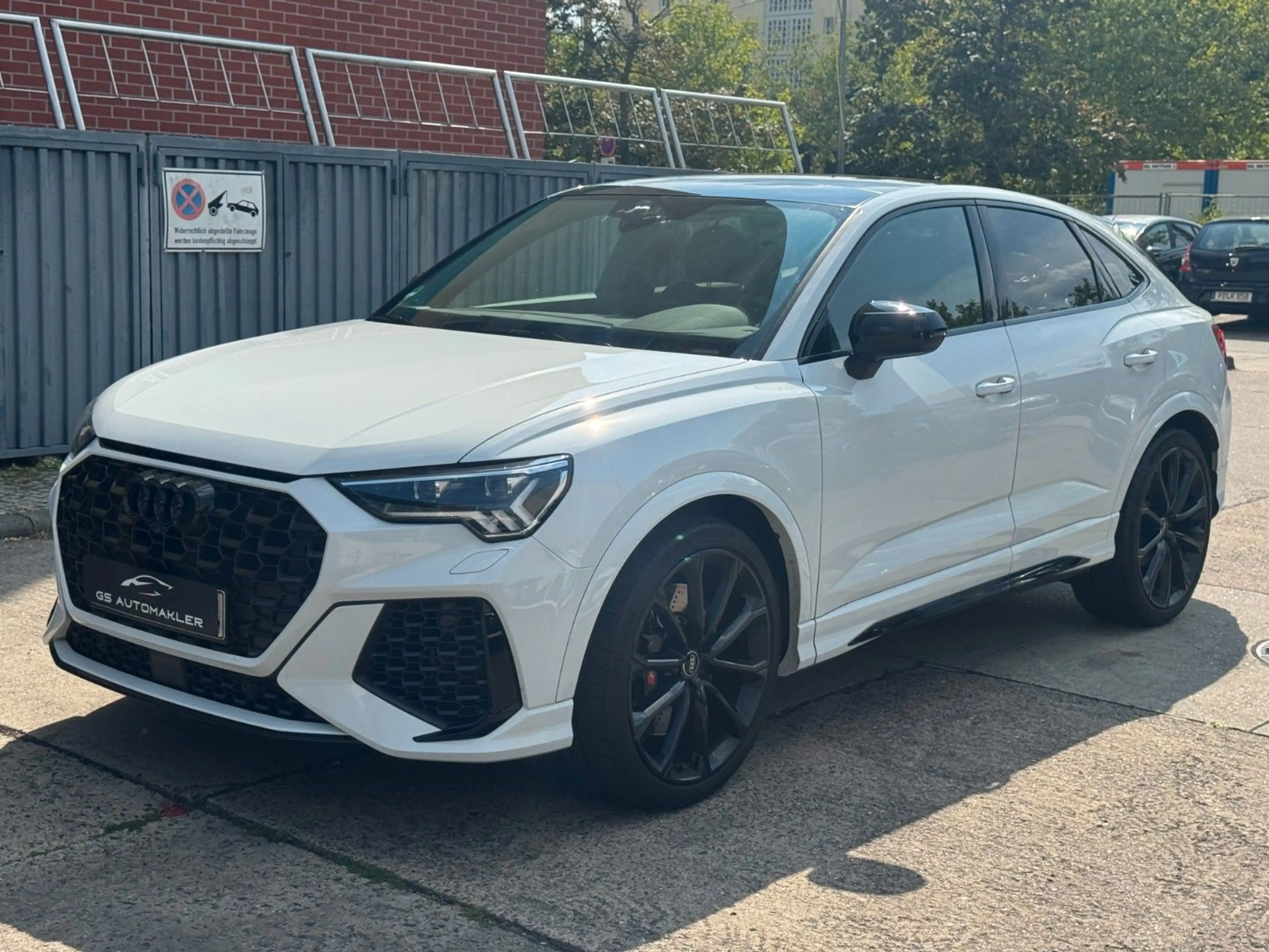 Audi RS Q3 Sportback 2.5 TFSI quattro SONOS PANO — photo 2
