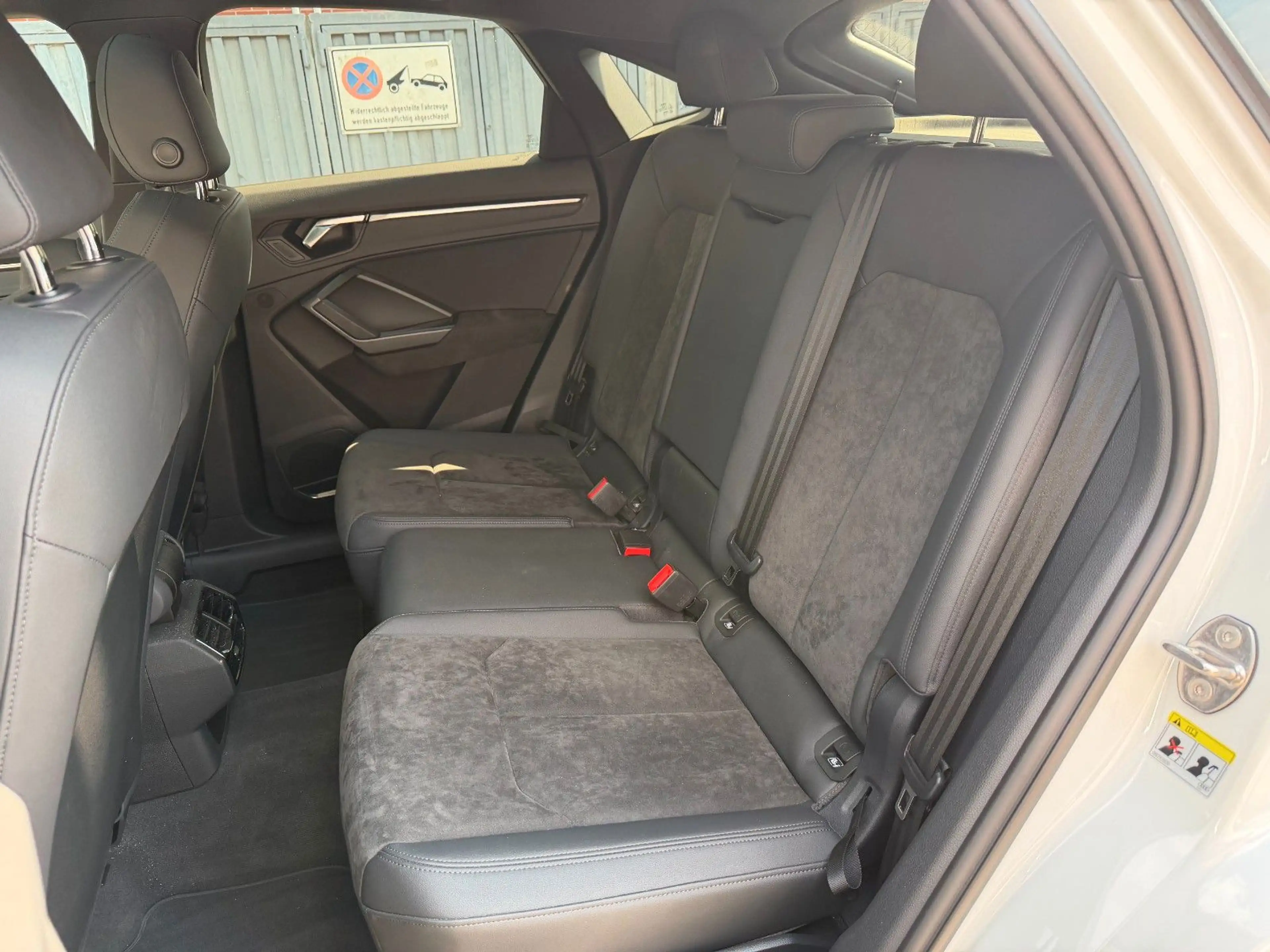 Audi RS Q3 Sportback 2.5 TFSI quattro SONOS PANO — photo 13