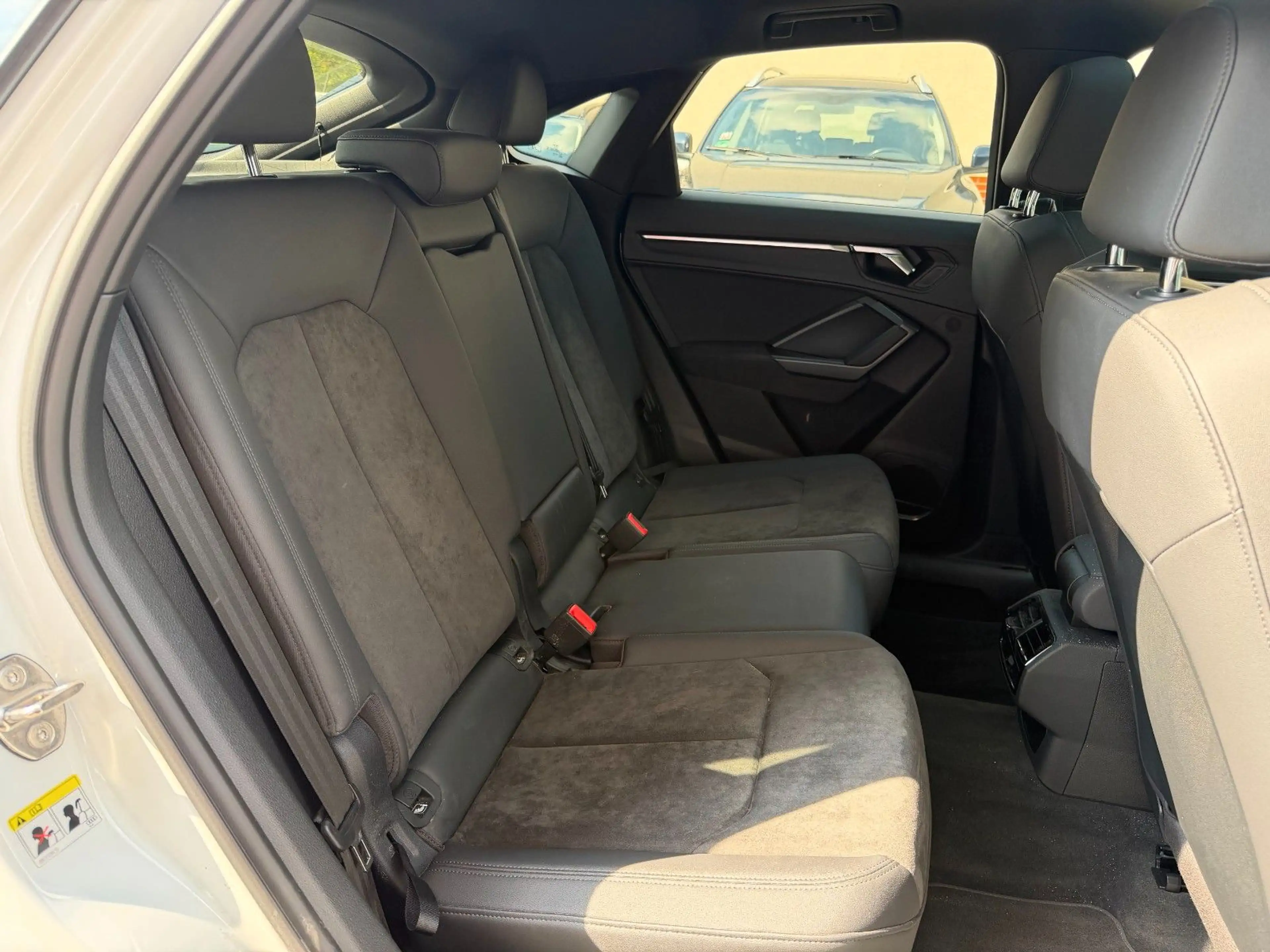 Audi RS Q3 Sportback 2.5 TFSI quattro SONOS PANO — photo 12