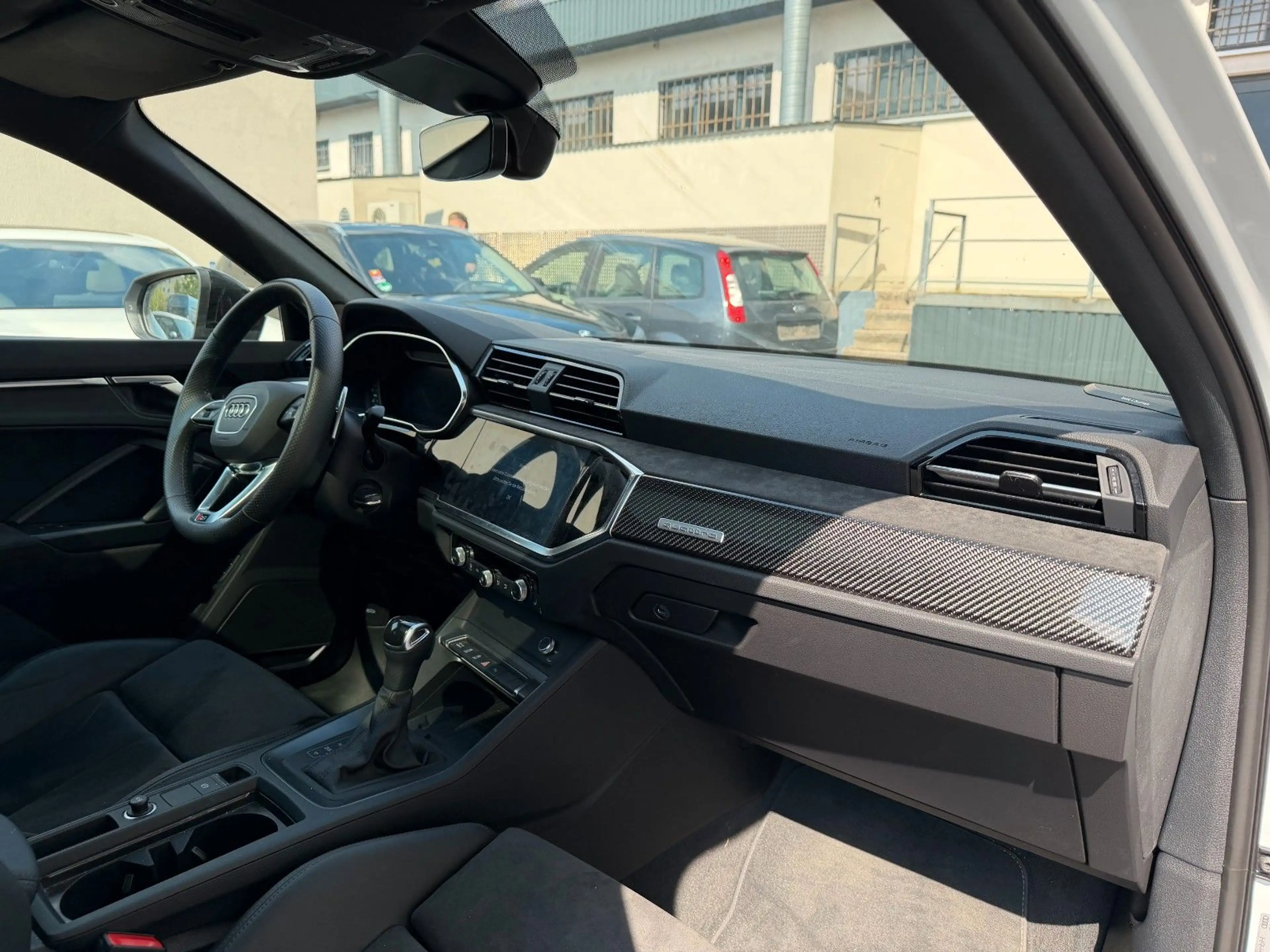 Audi RS Q3 Sportback 2.5 TFSI quattro SONOS PANO — photo 10