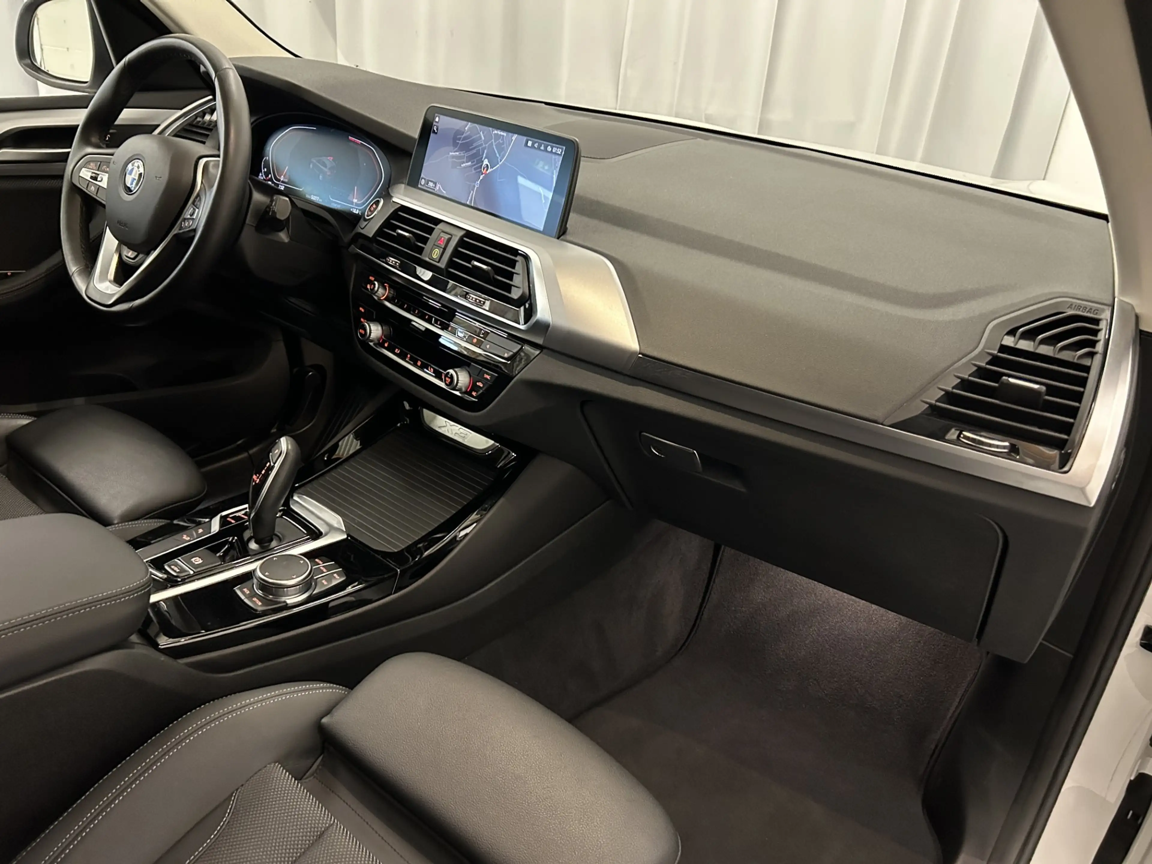 BMW X3 xDrive20d *Modell Advantage* — photo 8