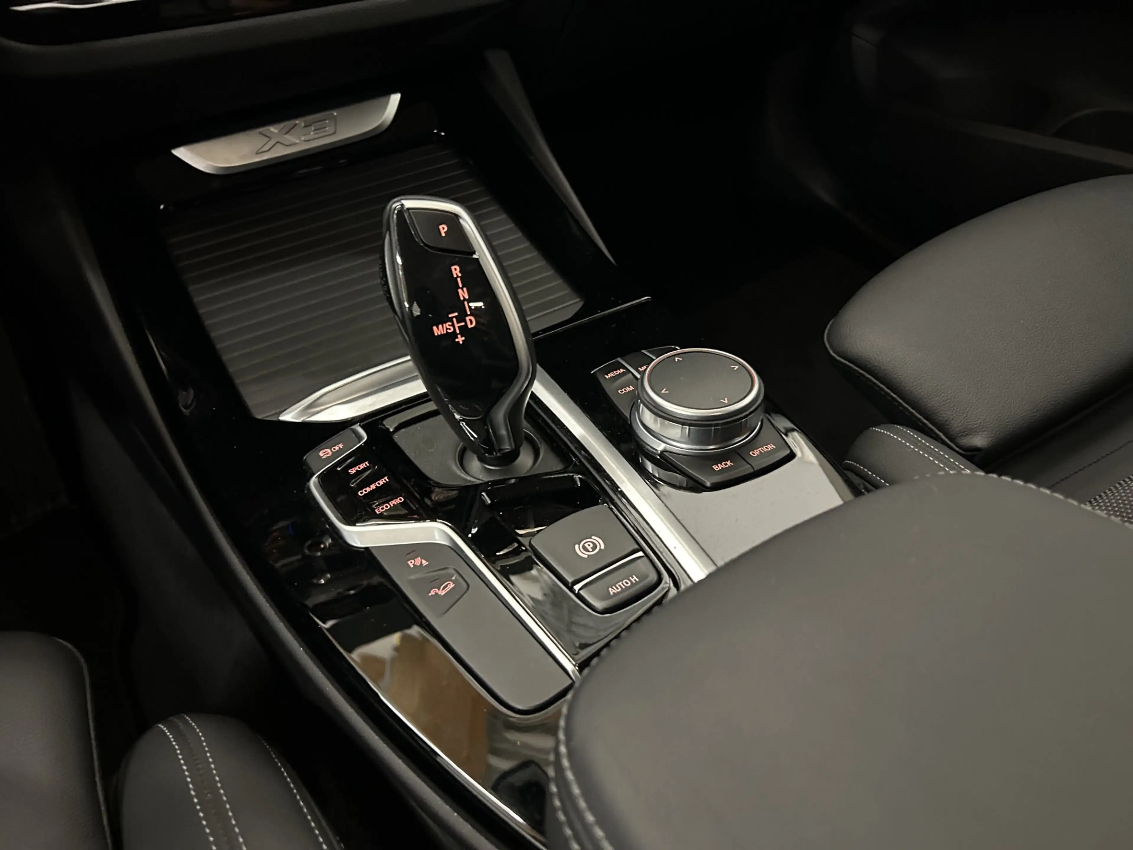 BMW X3 xDrive20d *Modell Advantage* — photo 12
